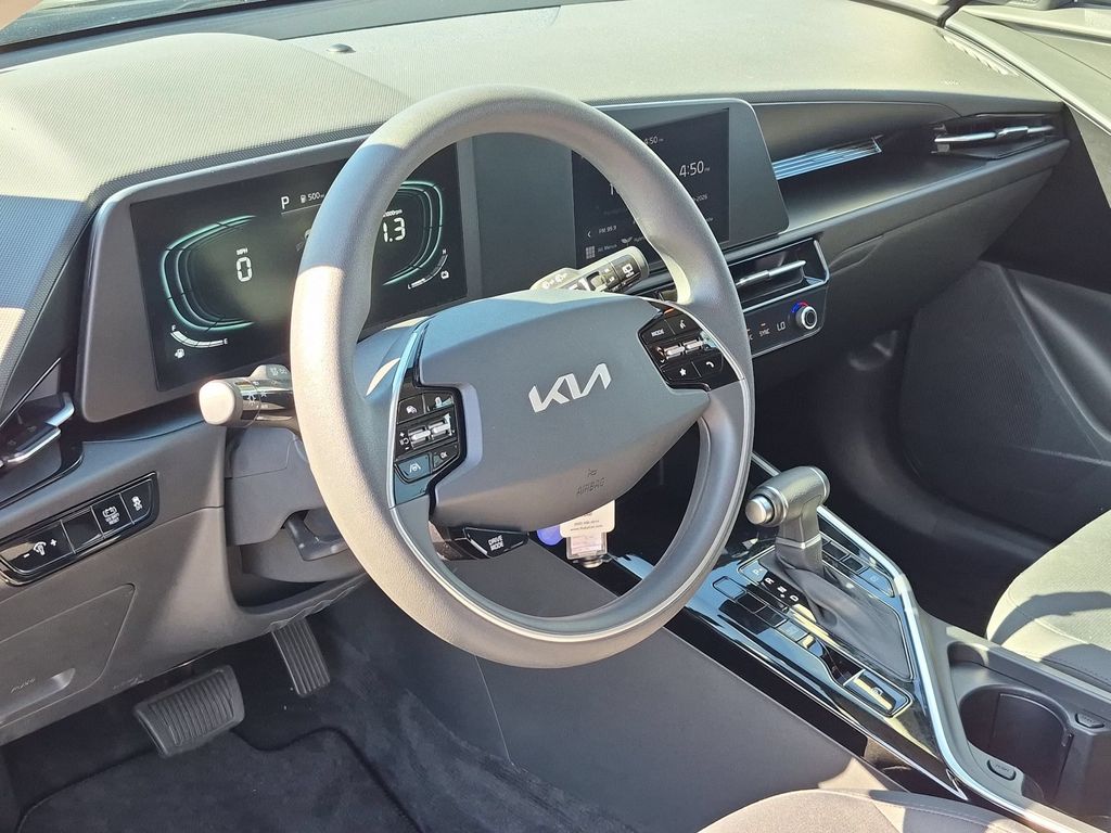 Thumbnail: 2025 Kia Niro - 15