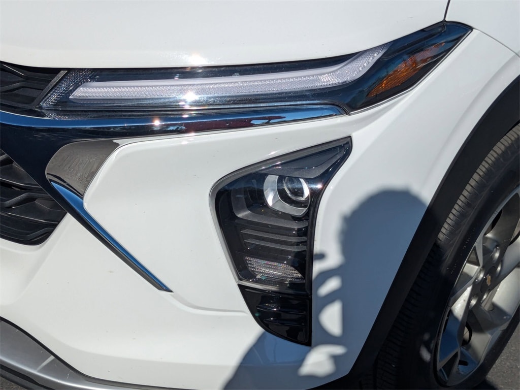 Thumbnail: 2025 Chevrolet Trax - 11