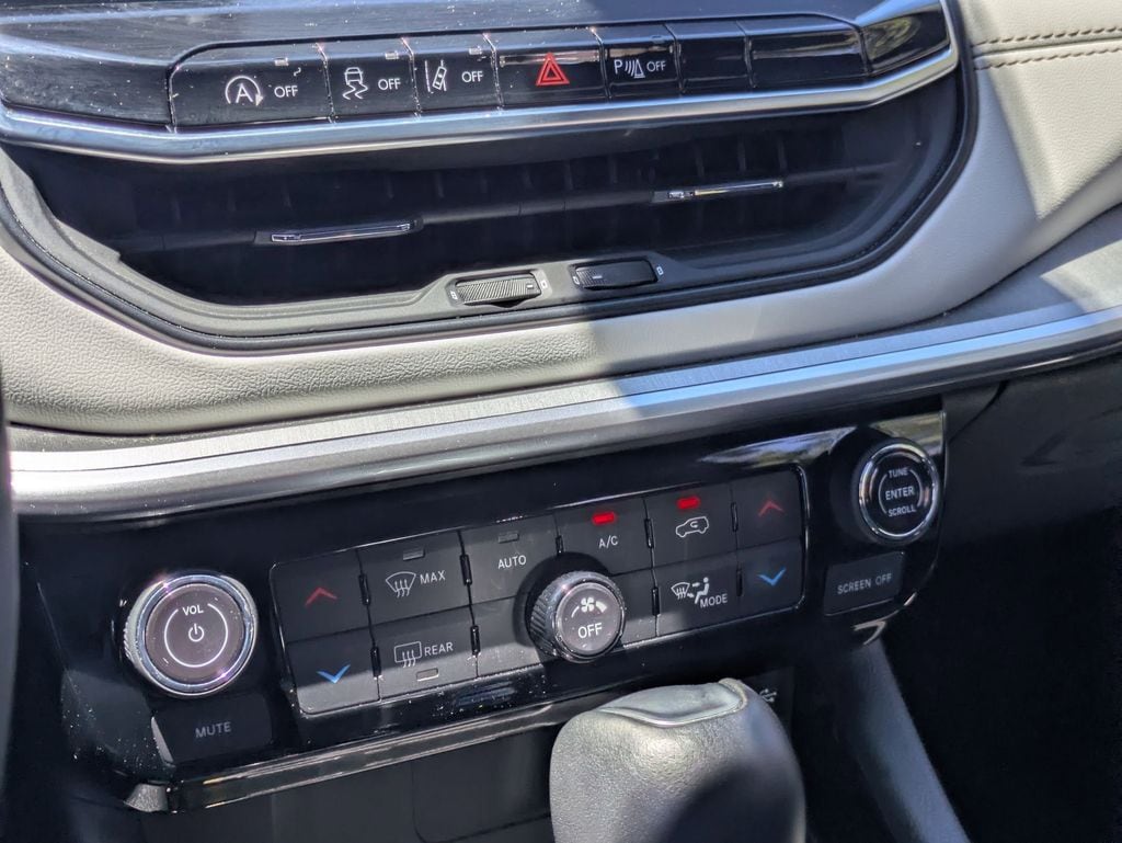 Thumbnail: 2025 Jeep Compass - 21