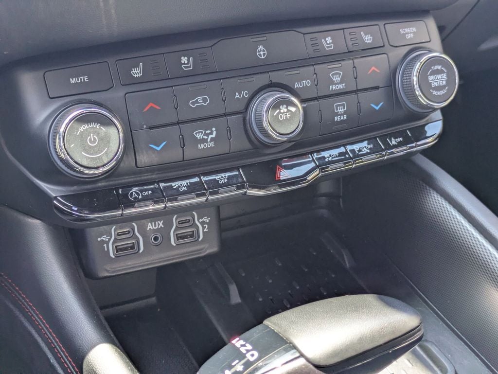 Thumbnail: 2025 Dodge Durango - 22