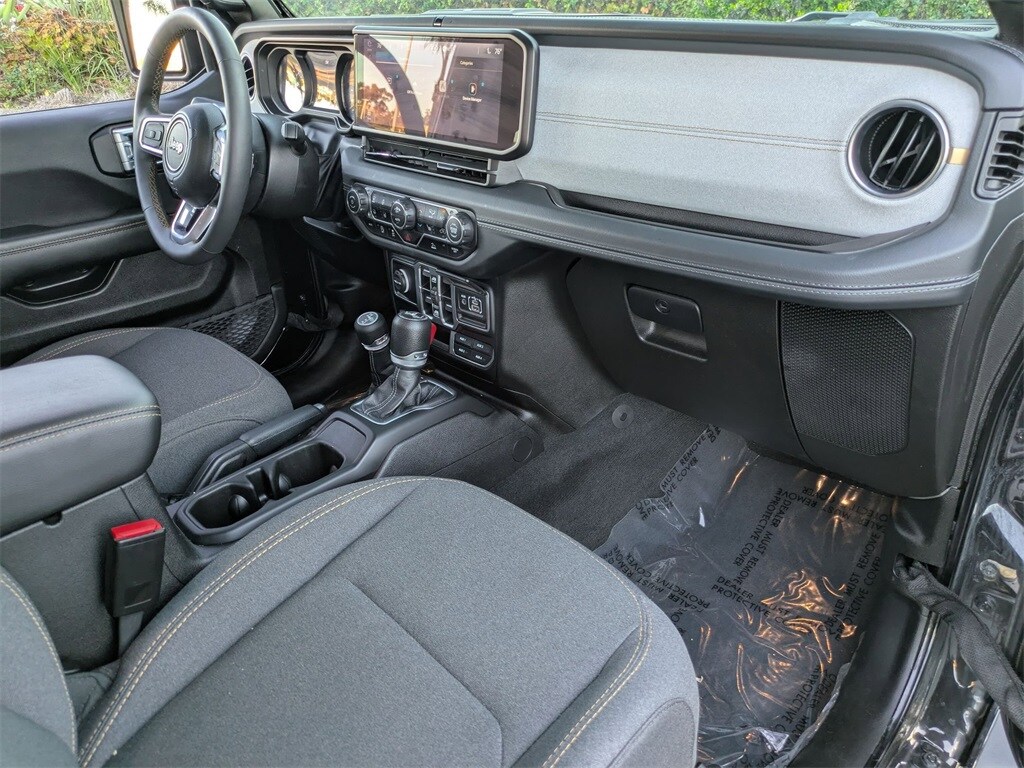 Thumbnail: 2024 Jeep Wrangler - 30