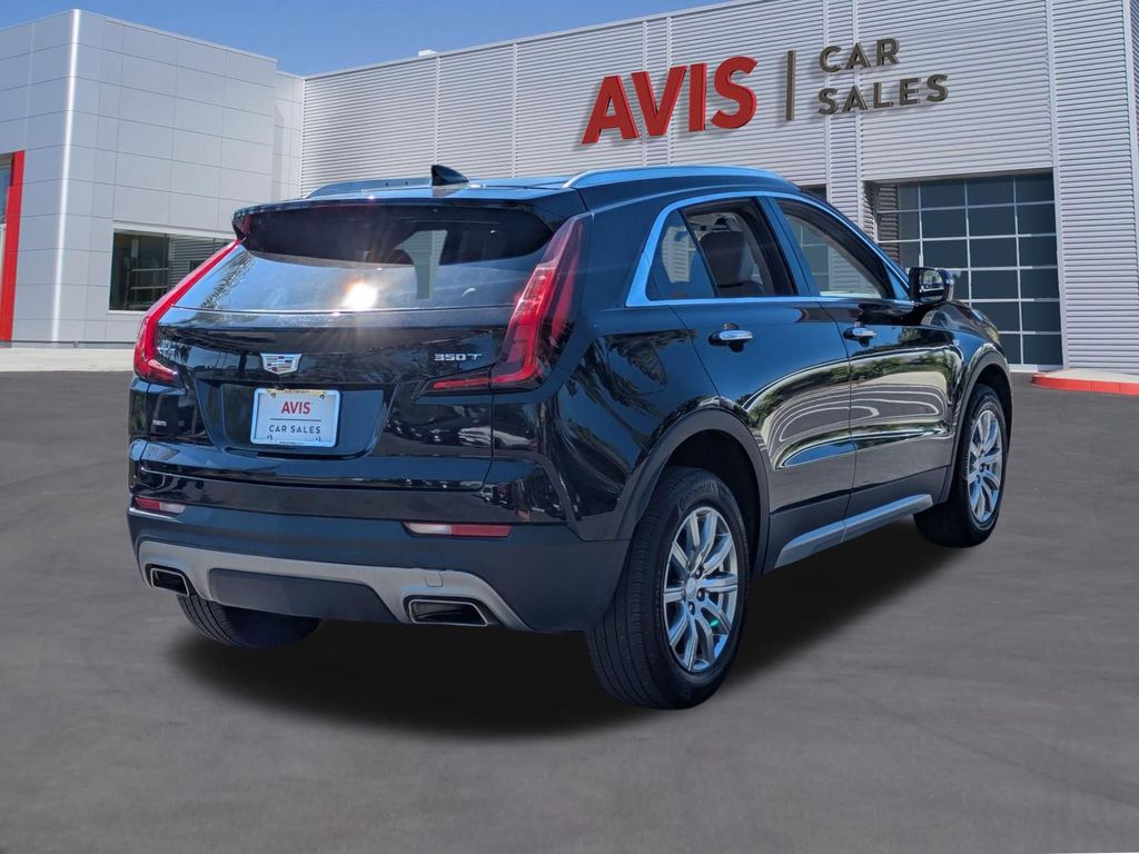 Thumbnail: 2023 Cadillac XT4 - 6