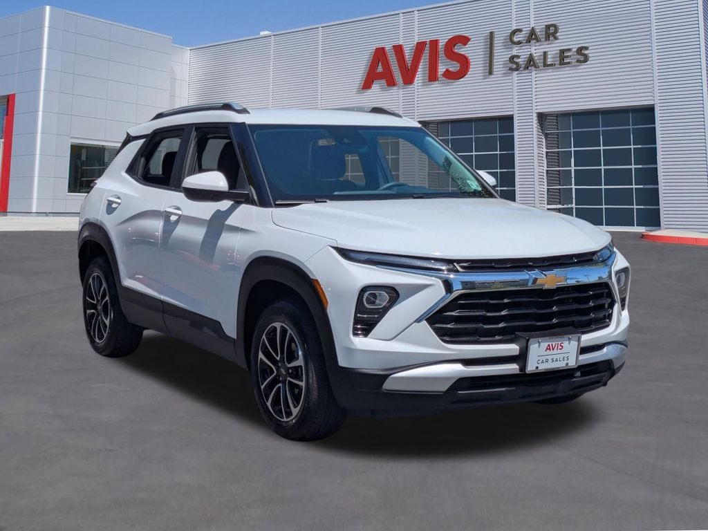 Thumbnail: 2025 Chevrolet TrailBlazer - 3