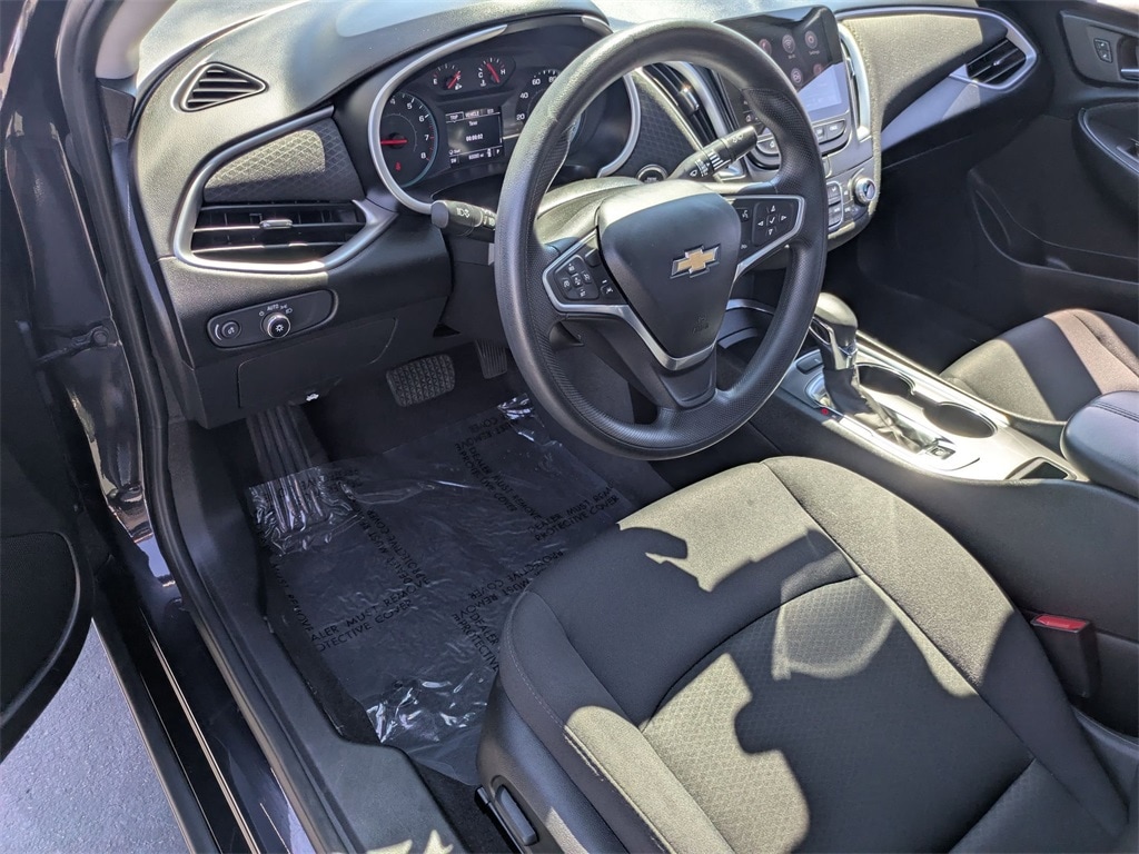 Thumbnail: 2023 Chevrolet Malibu - 17