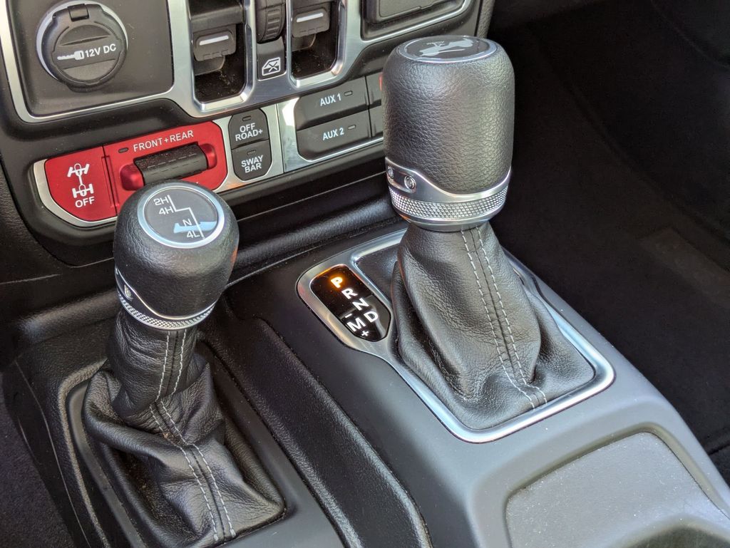 Thumbnail: 2025 Jeep Wrangler - 23