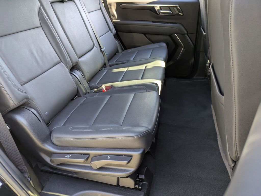 Thumbnail: 2025 Chevrolet Tahoe - 29