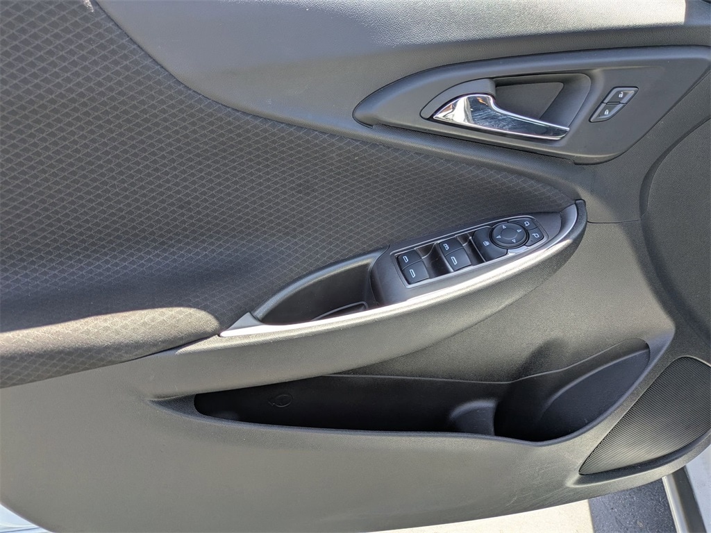 Thumbnail: 2023 Chevrolet Malibu - 14
