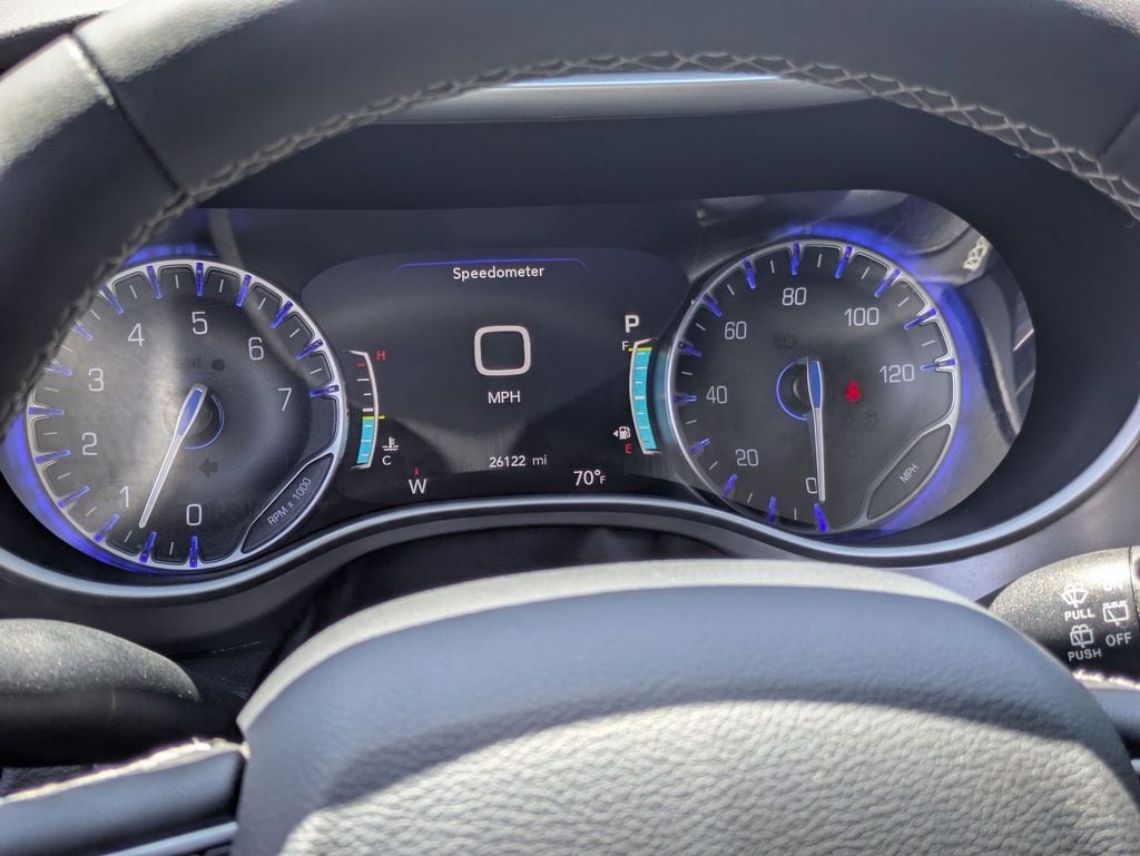 Thumbnail: 2025 Chrysler Pacifica - 19