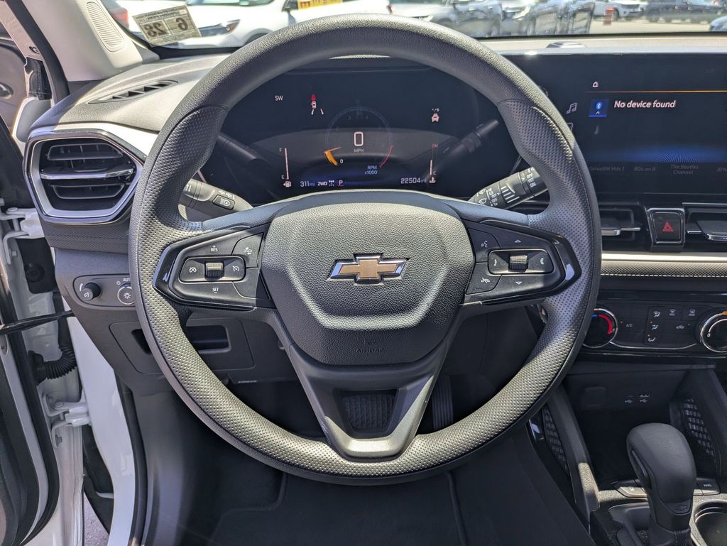 Thumbnail: 2025 Chevrolet TrailBlazer - 17