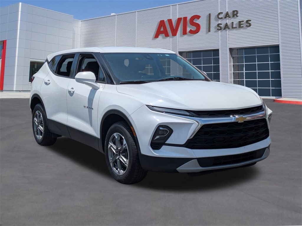 Thumbnail: 2023 Chevrolet Blazer - 3