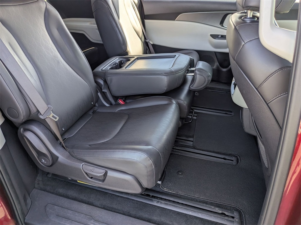 Thumbnail: 2024 Kia Carnival - 30