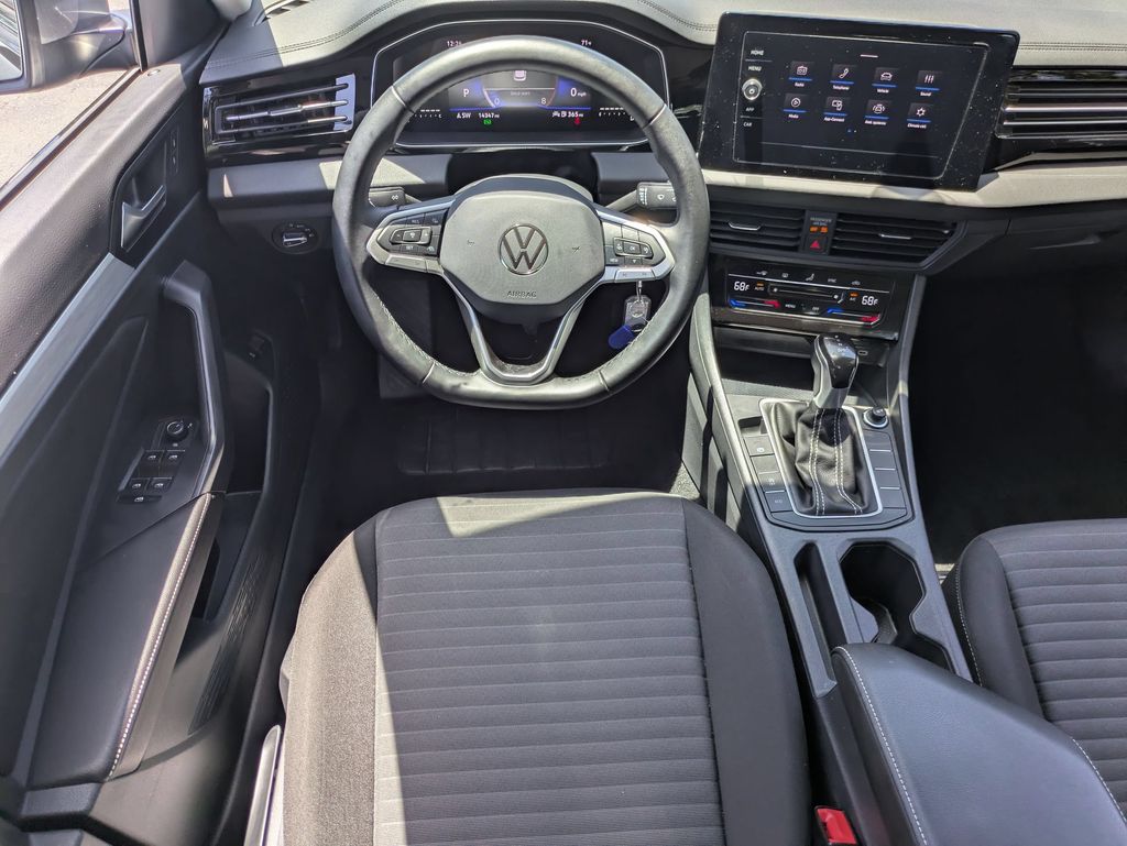 Thumbnail: 2025 Volkswagen Jetta - 24