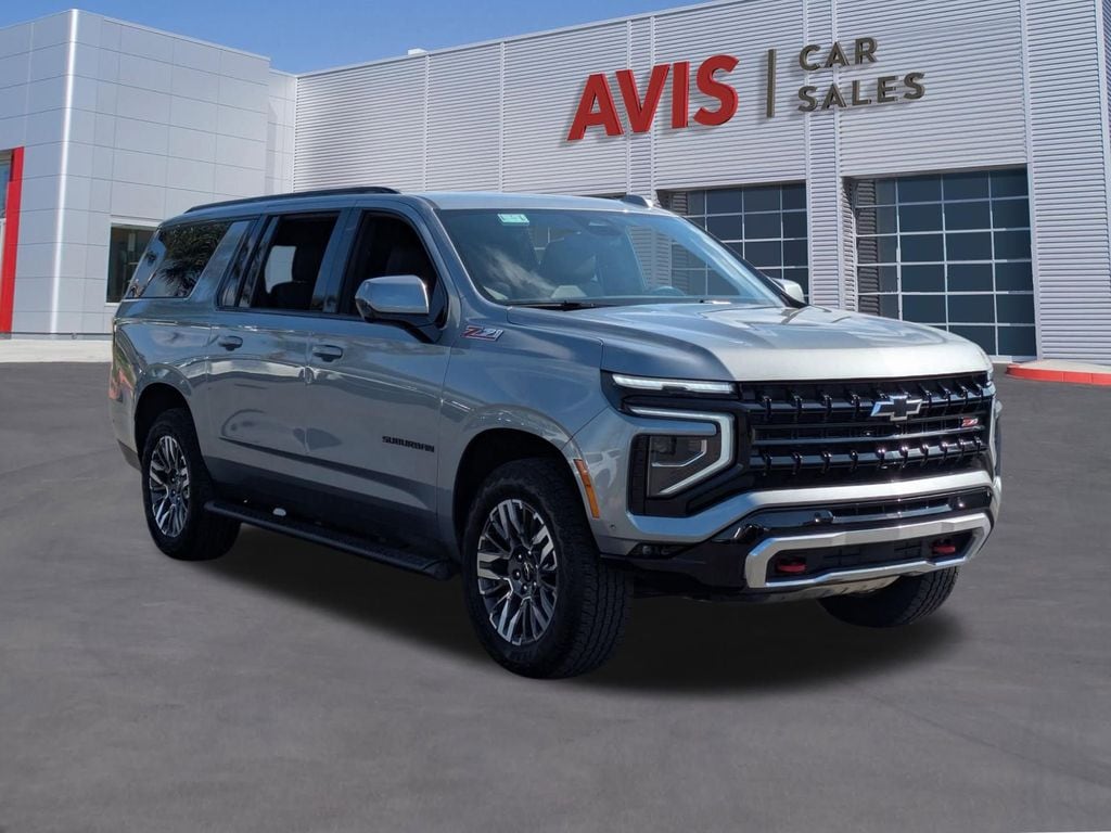 Thumbnail: 2025 Chevrolet Suburban - 3