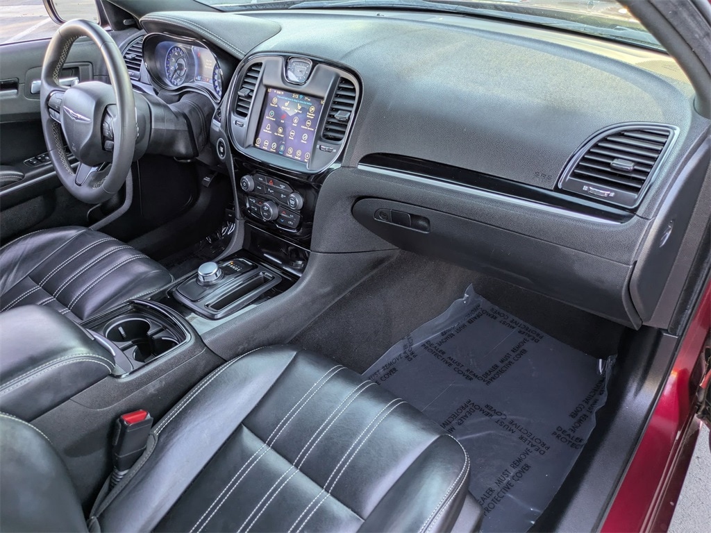 Thumbnail: 2023 Chrysler 300 - 30