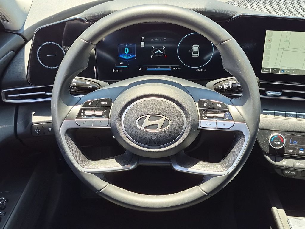 Thumbnail: 2025 Hyundai Elantra - 23