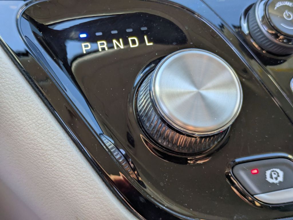 Thumbnail: 2023 Chrysler Pacifica - 23