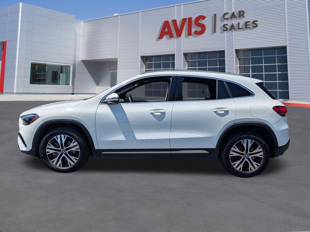 Thumbnail: 2025 Mercedes-Benz GLA - 10