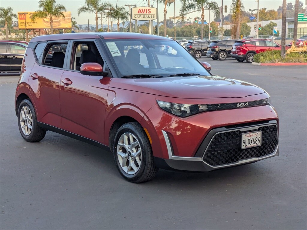 2024 Kia Soul LX S photo 3