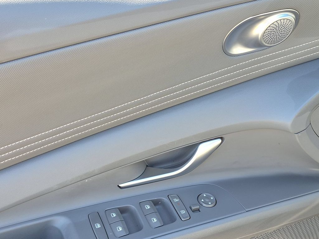 Thumbnail: 2025 Hyundai Elantra - 13