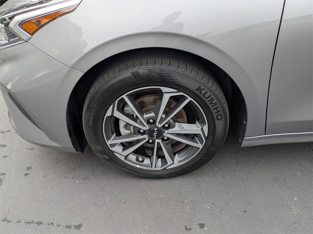 Thumbnail: 2024 Kia Forte - 13