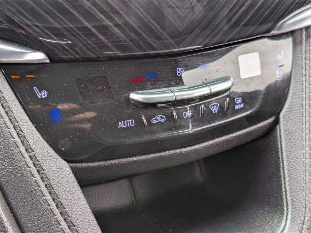 Thumbnail: 2023 Cadillac XT6 - 23