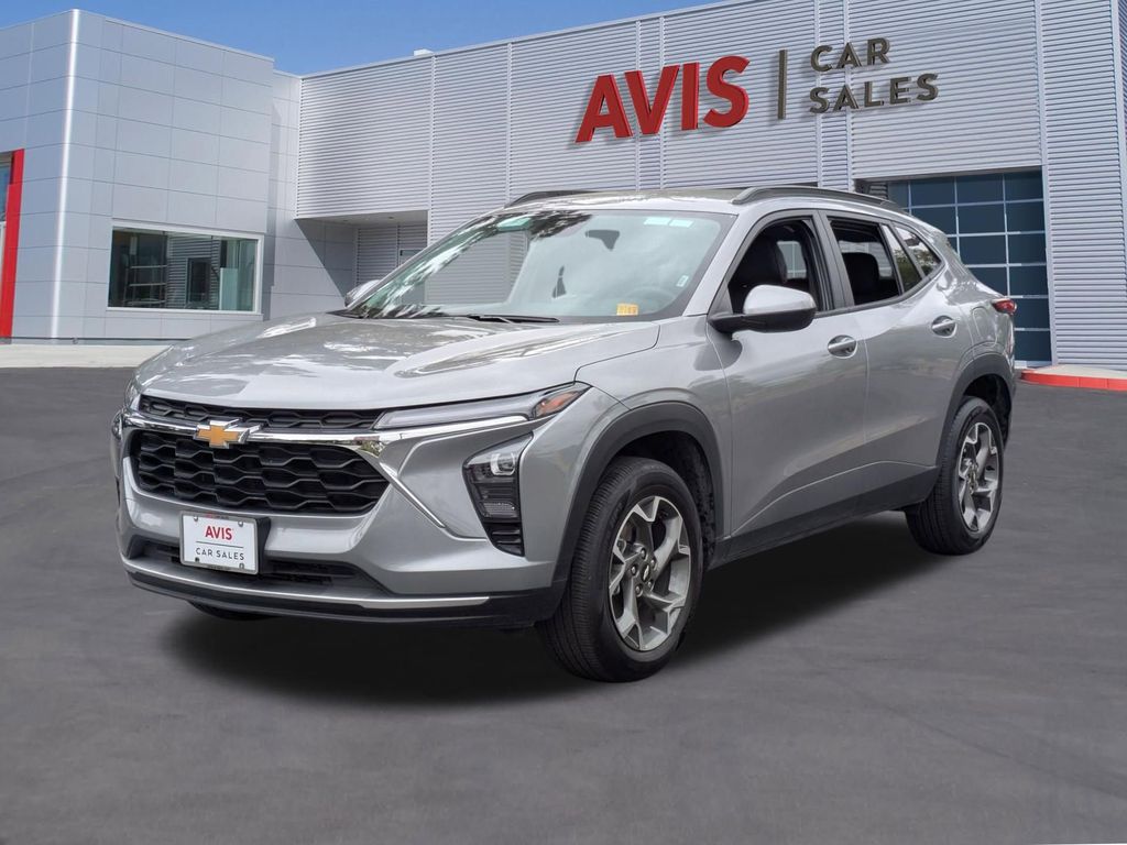 2025 Chevrolet Trax LT's photo
