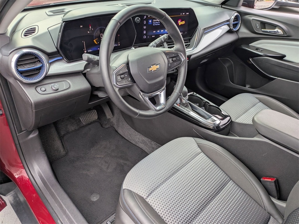 Thumbnail: 2025 Chevrolet Trax - 17