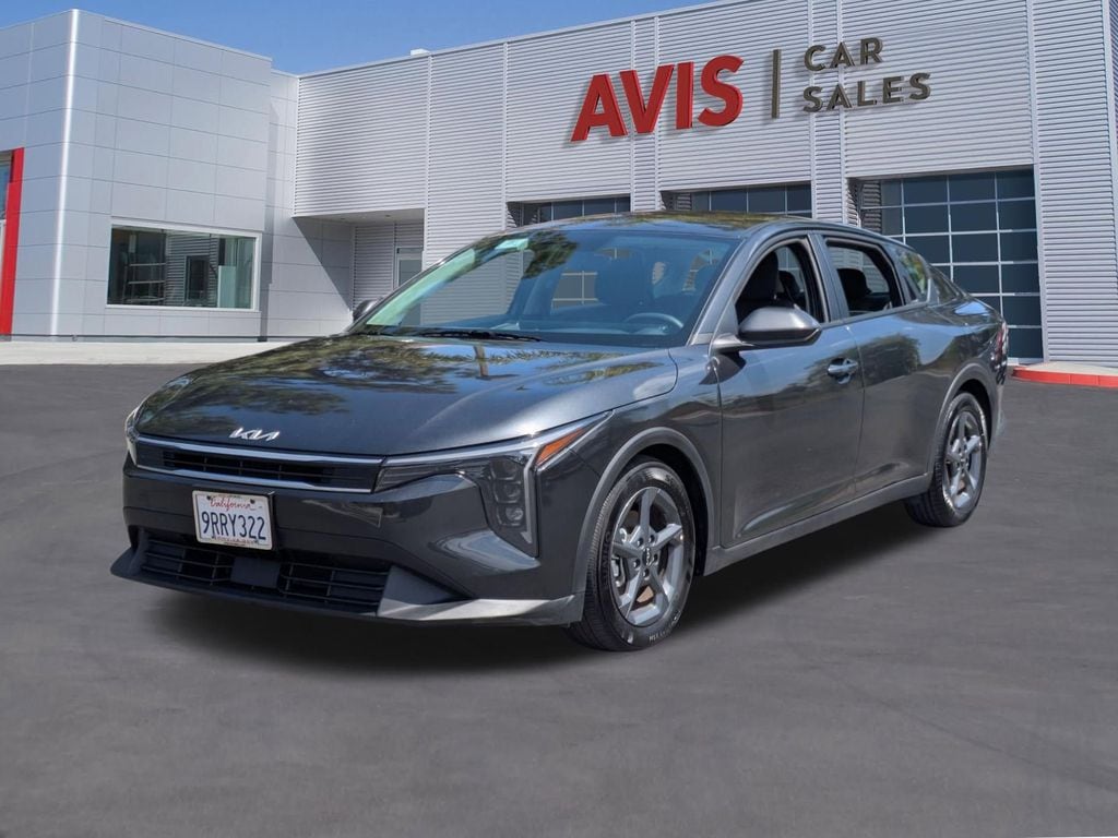 2025 Kia K4 LXS AT's photo