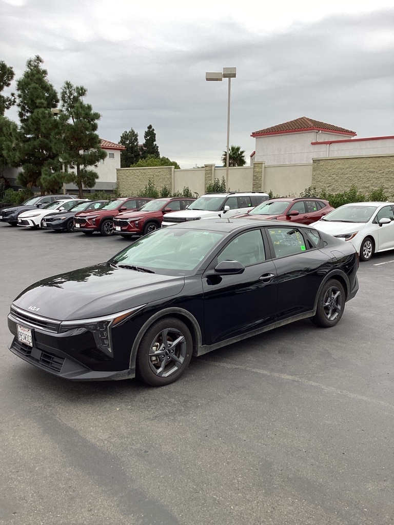 2025 Kia K4 LXS's photo