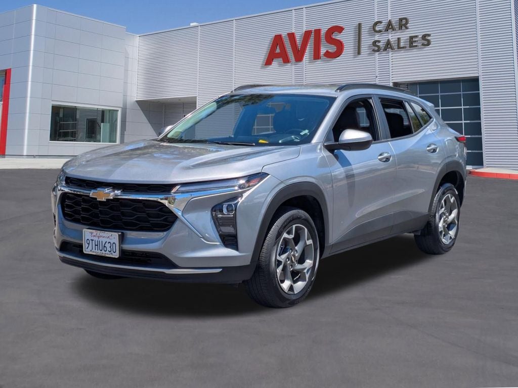 2025 Chevrolet Trax LT's photo