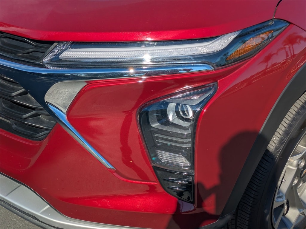 Thumbnail: 2025 Chevrolet Trax - 11