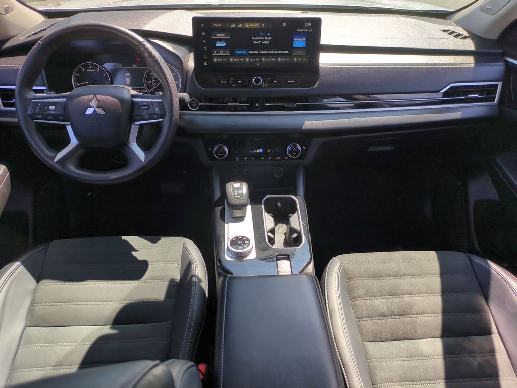 Thumbnail: 2025 Mitsubishi Outlander - 26
