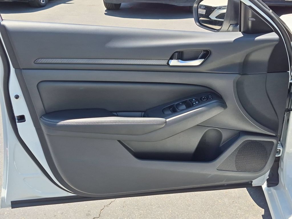 Thumbnail: 2025 Nissan Altima - 11