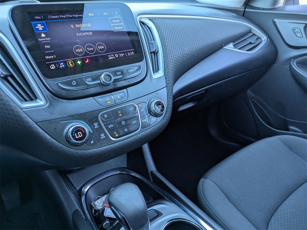 Thumbnail: 2023 Chevrolet Malibu - 20