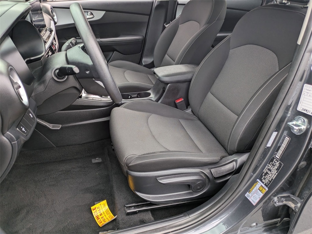 Thumbnail: 2024 Kia Forte - 14