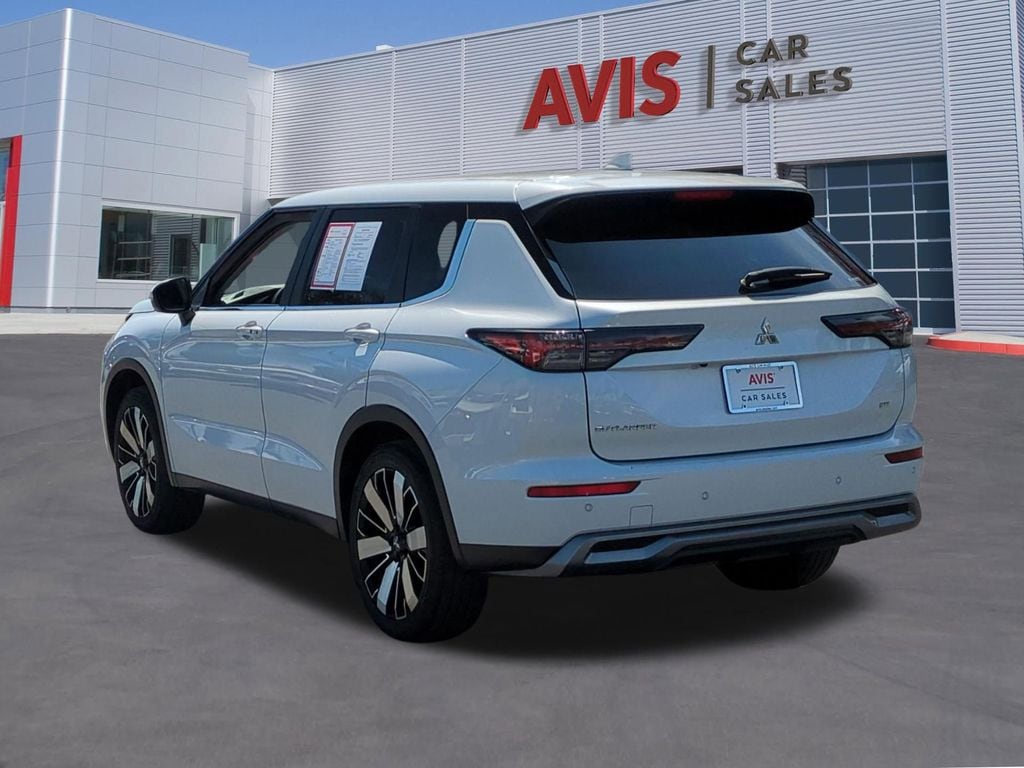 Thumbnail: 2025 Mitsubishi Outlander - 9
