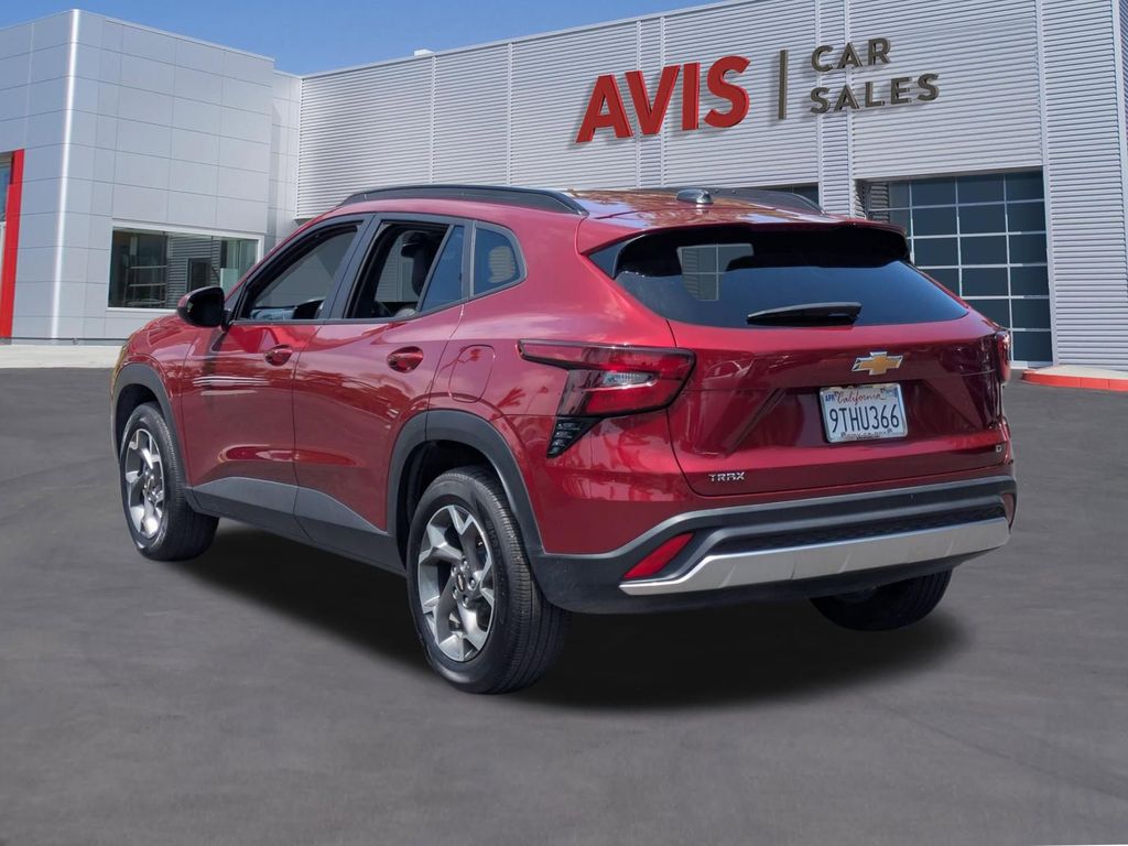 Thumbnail: 2025 Chevrolet Trax - 9