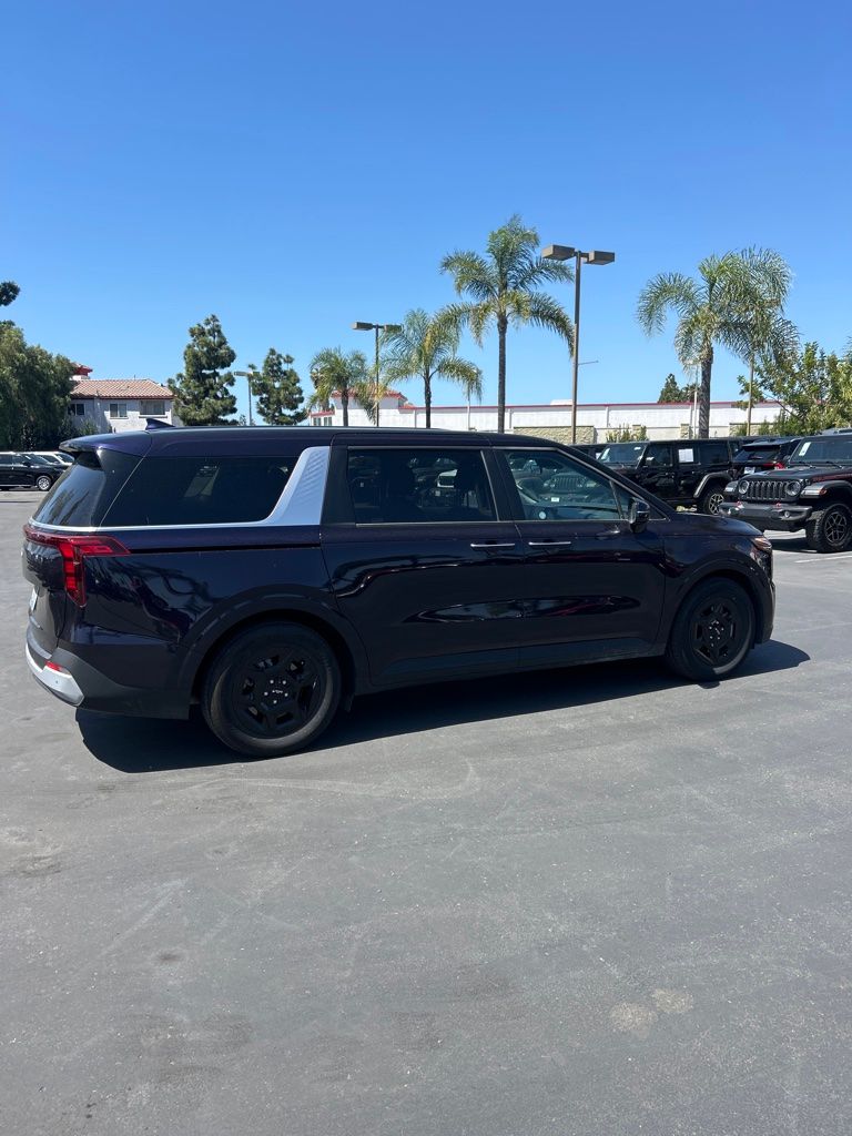 Thumbnail: 2025 Kia Carnival - 9
