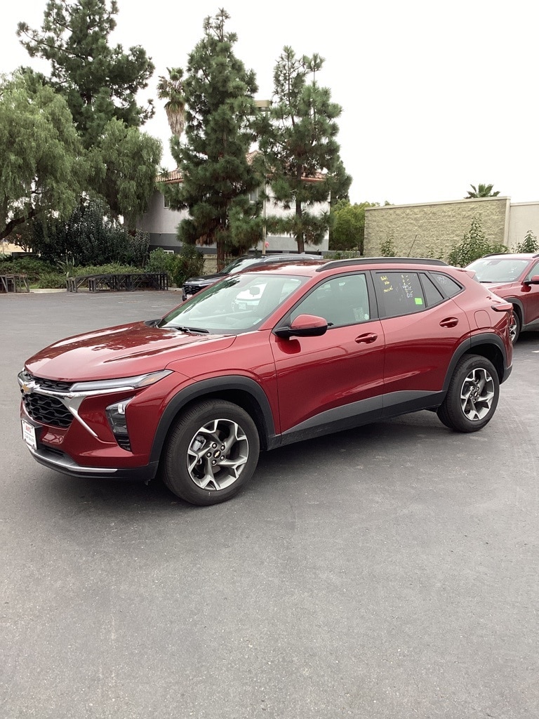 2025 Chevrolet Trax LT's photo