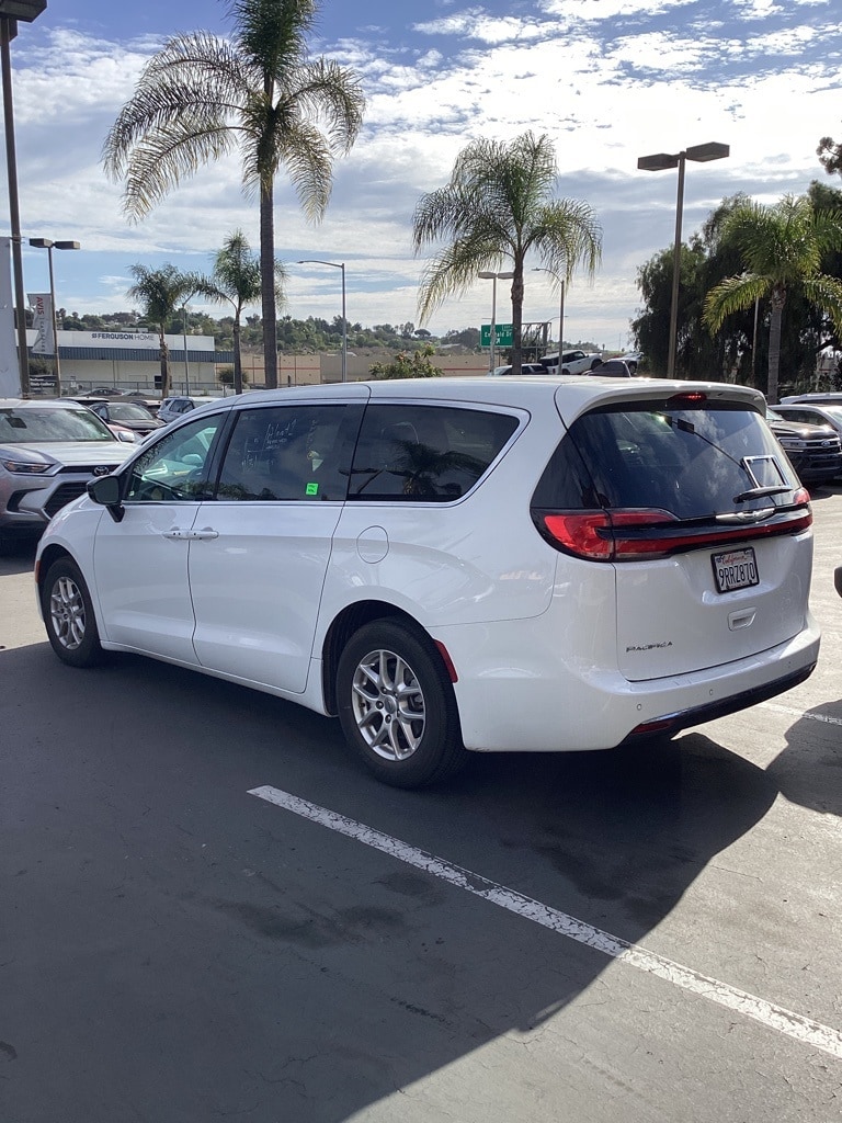 Thumbnail: 2025 Chrysler Pacifica - 11