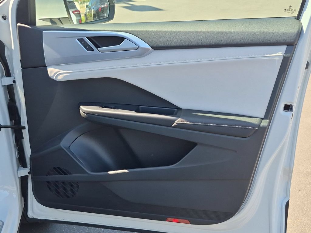 Thumbnail: 2025 Volkswagen Taos - 33