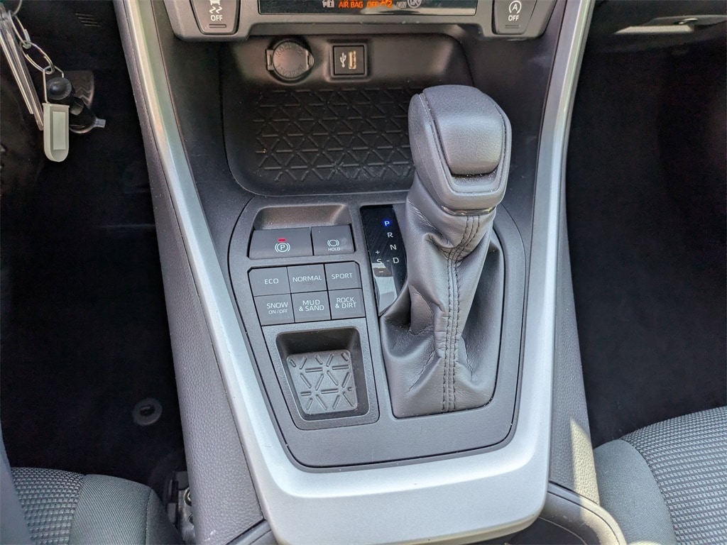 Thumbnail: 2024 Toyota RAV4 - 23