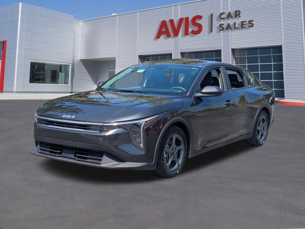 2025 Kia K4 LXS AT's photo