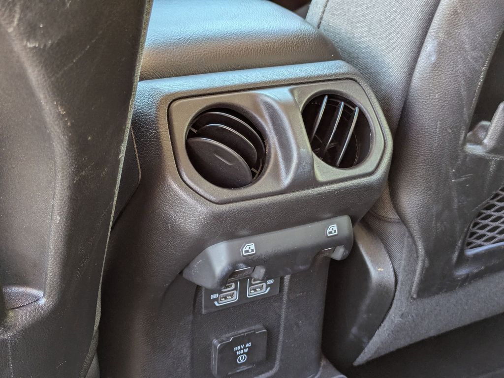 Thumbnail: 2025 Jeep Wrangler - 26