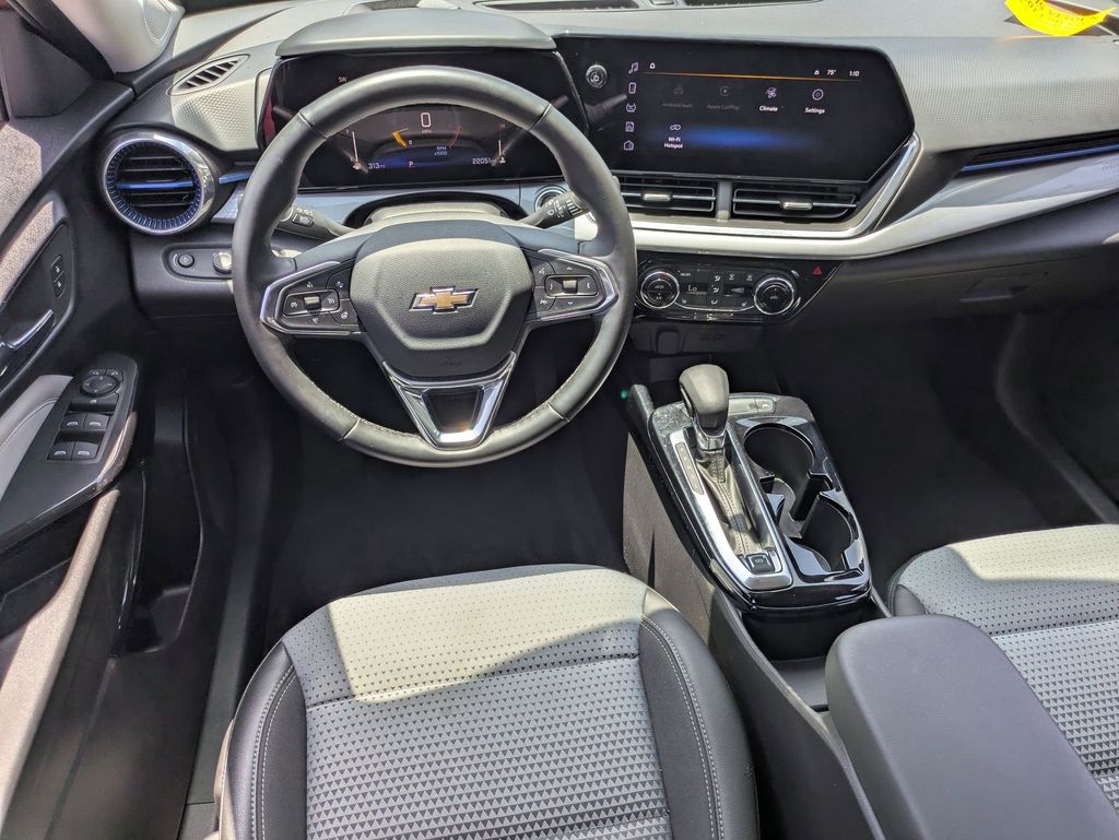 Thumbnail: 2025 Chevrolet Trax - 25