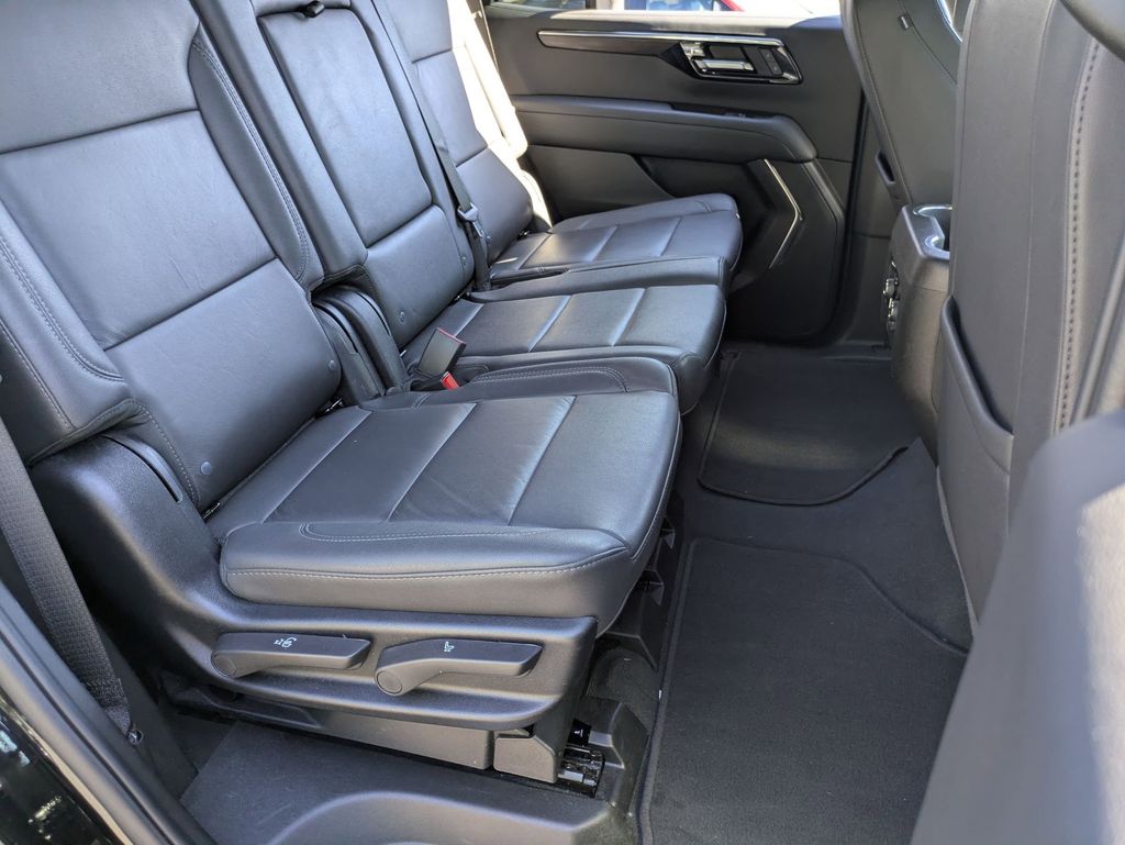 Thumbnail: 2025 Chevrolet Tahoe - 28