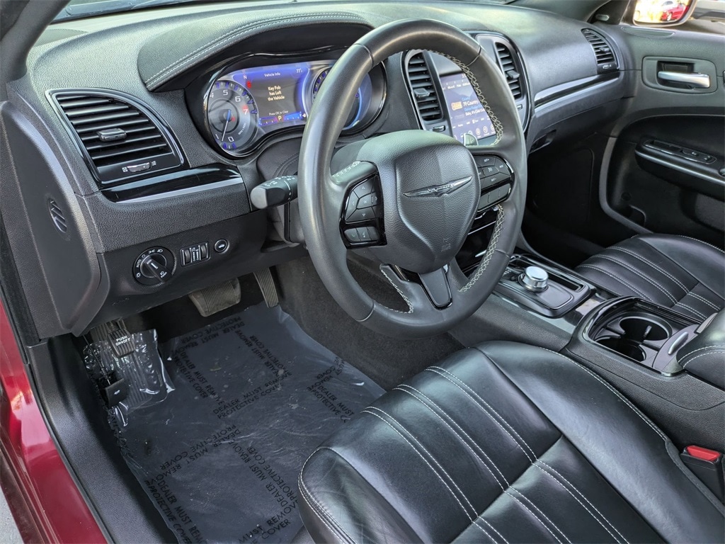 Thumbnail: 2023 Chrysler 300 - 17