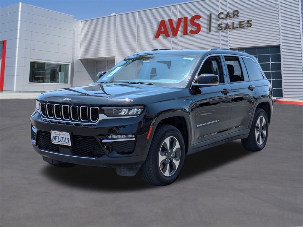 2023 Jeep Grand Cherokee 4xe Hero Image