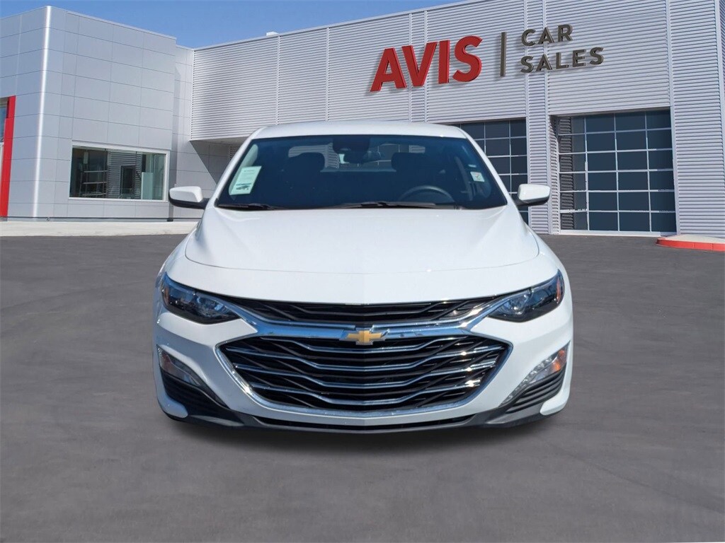 2023 Chevrolet Malibu 1LT photo 2