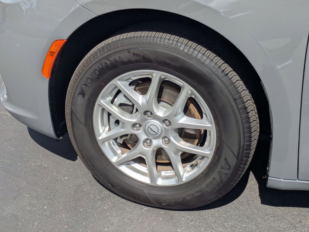 Thumbnail: 2025 Chrysler Pacifica - 13